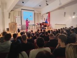 Održana edukacija „I na e-romobilu sigurni u prometu“